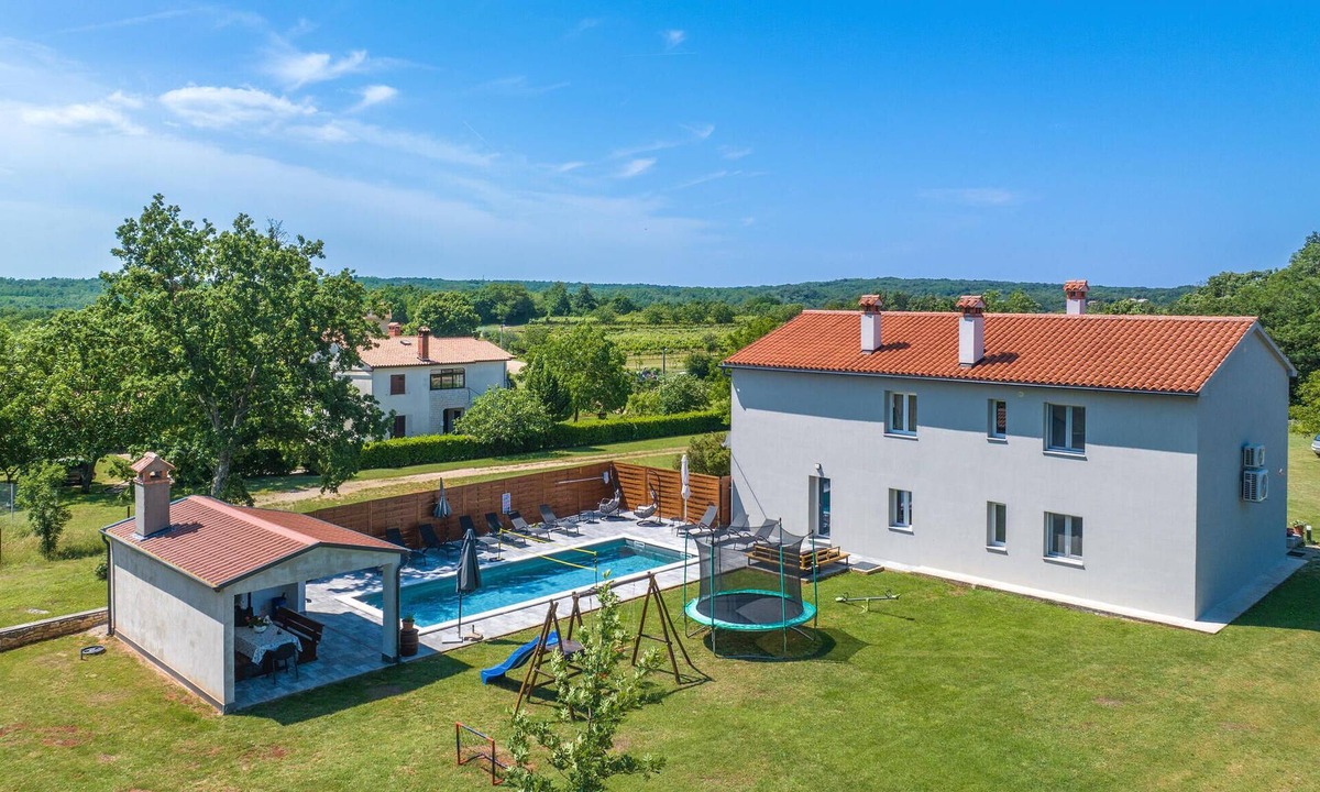 Sumber House | Gorgeous home in Nedescina
