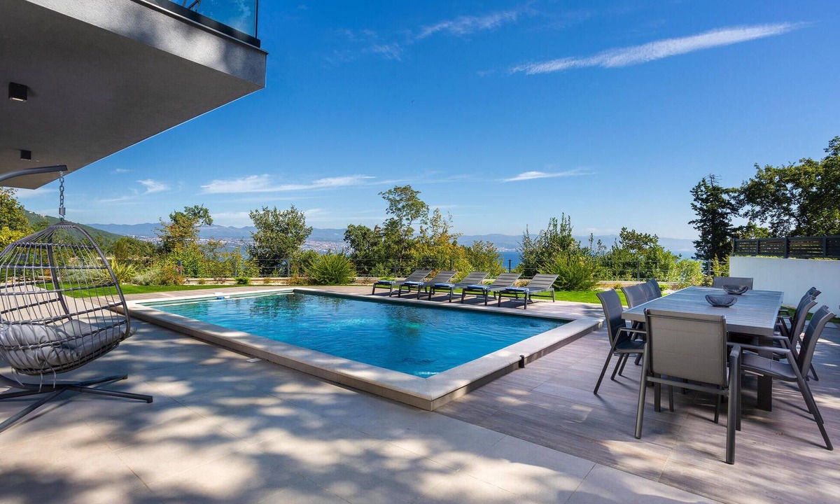 Opric House | Gorgeous home in Opric