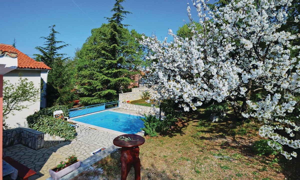 Rasa House | Gorgeous home in Reburici