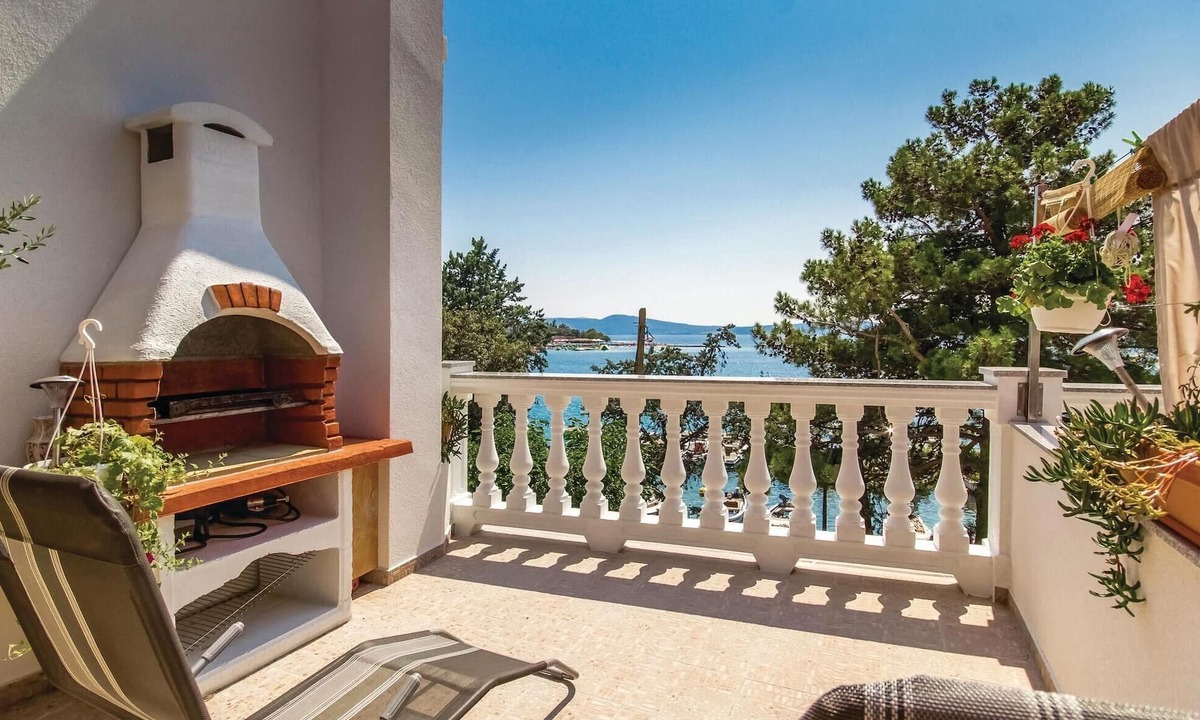 Selce House | Gorgeous home in Selce with house sea view
