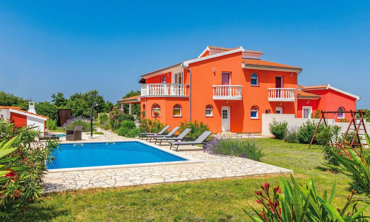 Sisan House | Gorgeous home in Sisan