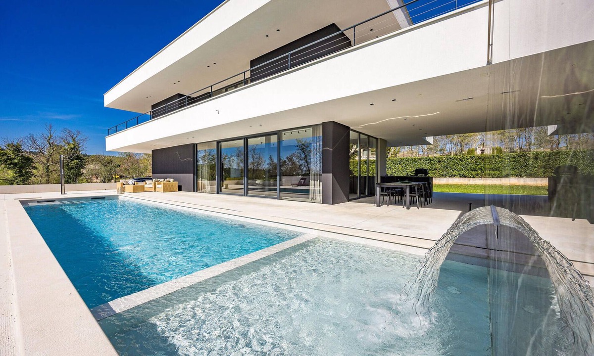 Sterna House | Gorgeous home in Sterna
