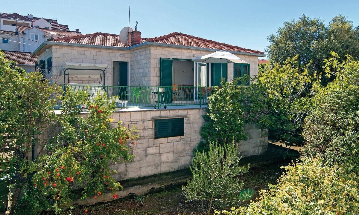 Supetar House | Gorgeous home in Supetar with WiFi