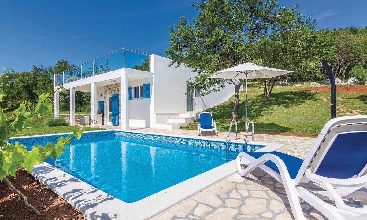 Rasa House | Gorgeous home in Trget