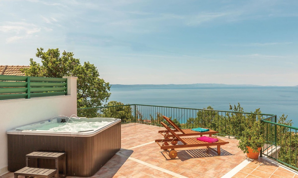 Tucepi House | Gorgeous home in Tucepi with house sea view