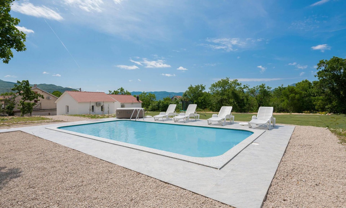 Zavojane House | Gorgeous home in Zavojane