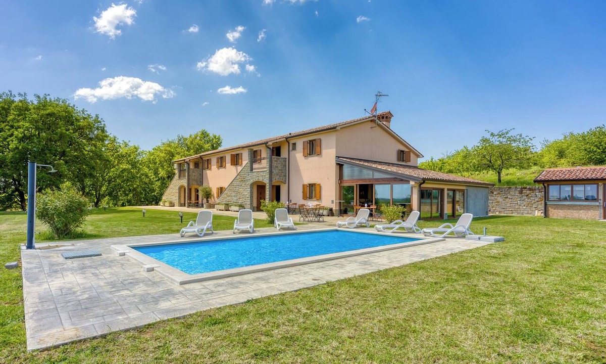 Gracisce Apartment | Grad Inn Apt Rosemary with Pool, Gračišče, Slovenia