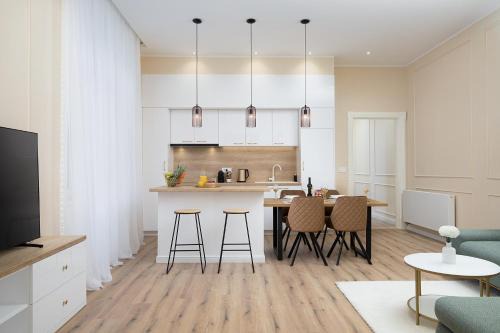 Pula Apartment | Grand Munz with FREE Garage Parking