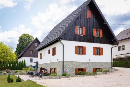 Jezerce Bed & Breakfast | Green lakes house 2
