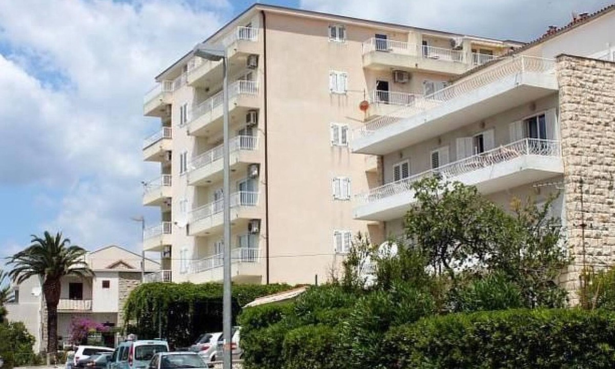 Donja luka Apartment | Große Wohnung in Donja Luka mit Eigenem Balkon und Meerblick by Interhome