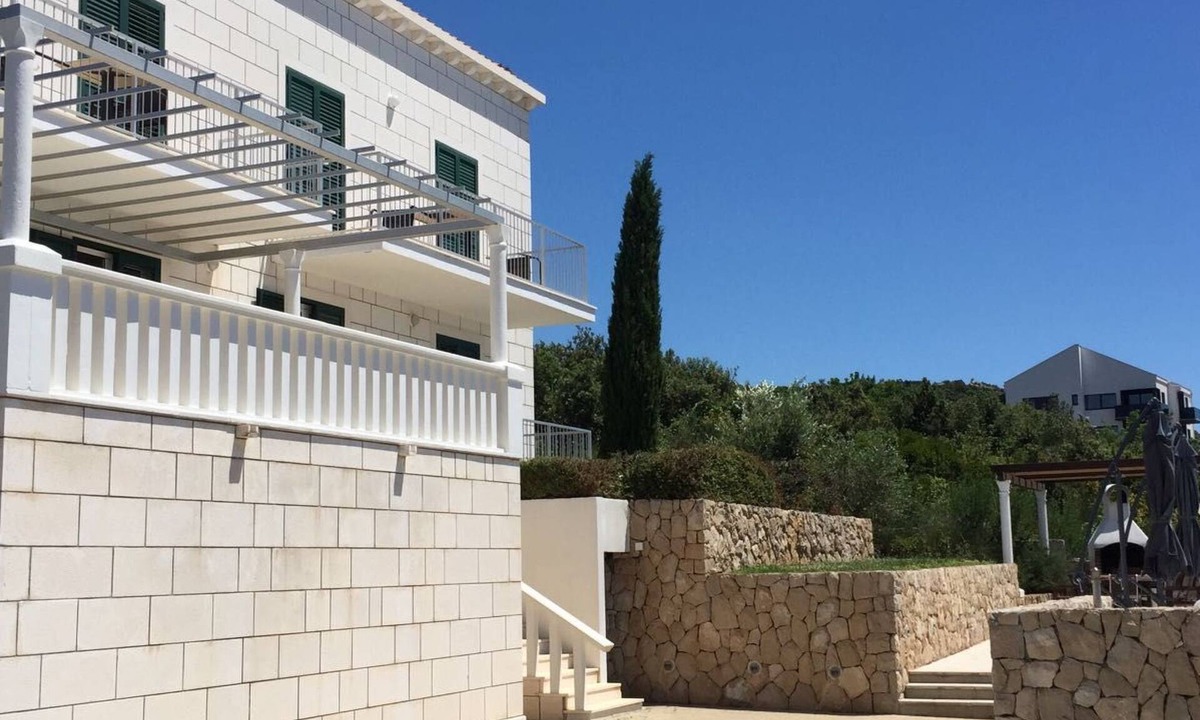 Cavtat House | Großes Ferienhaus mit zwei Balkonen by Interhome