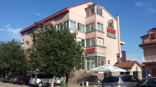 Kastel Luksic House | Guest House Mamut
