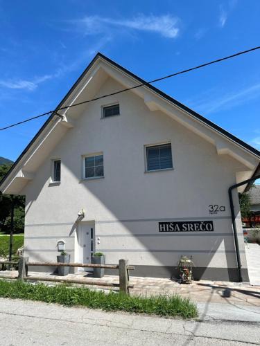 Begunje na Gorenjskem Apartment | Hiša Srečo