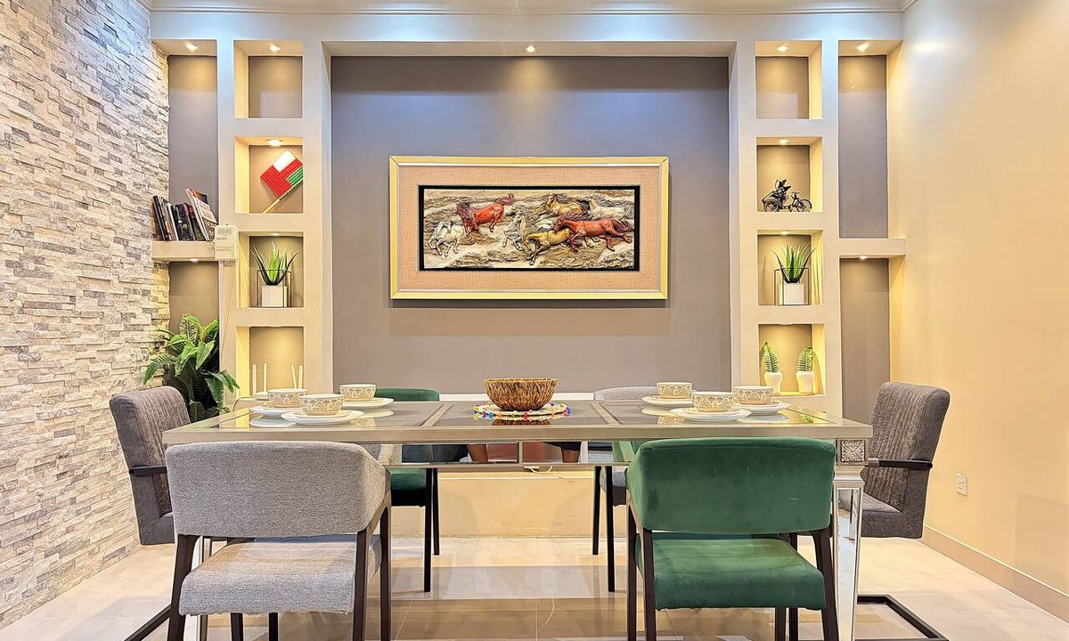 Shati Al Qurum Apartment | High Residency - Space & Comfort