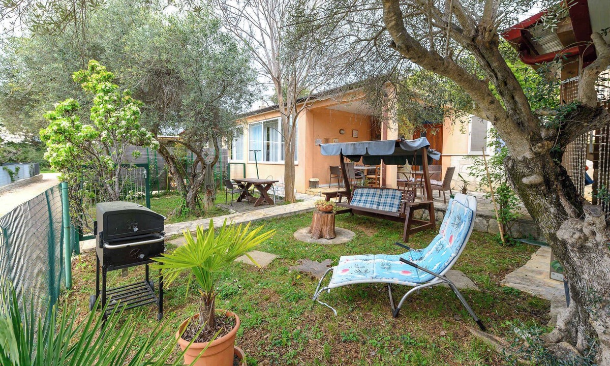 Basanija Apartment | Holiday apartment Cheap accommodation in a great location