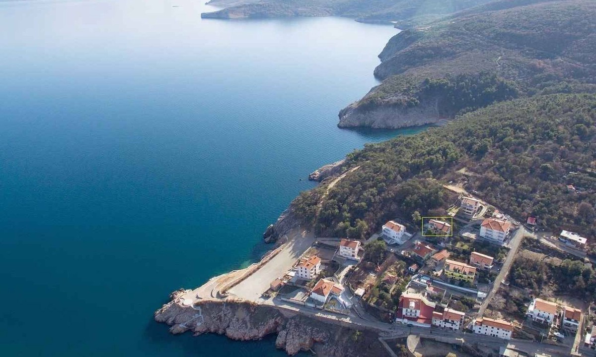 Vrbnik Apartment | Holiday apartment near the beach and forest