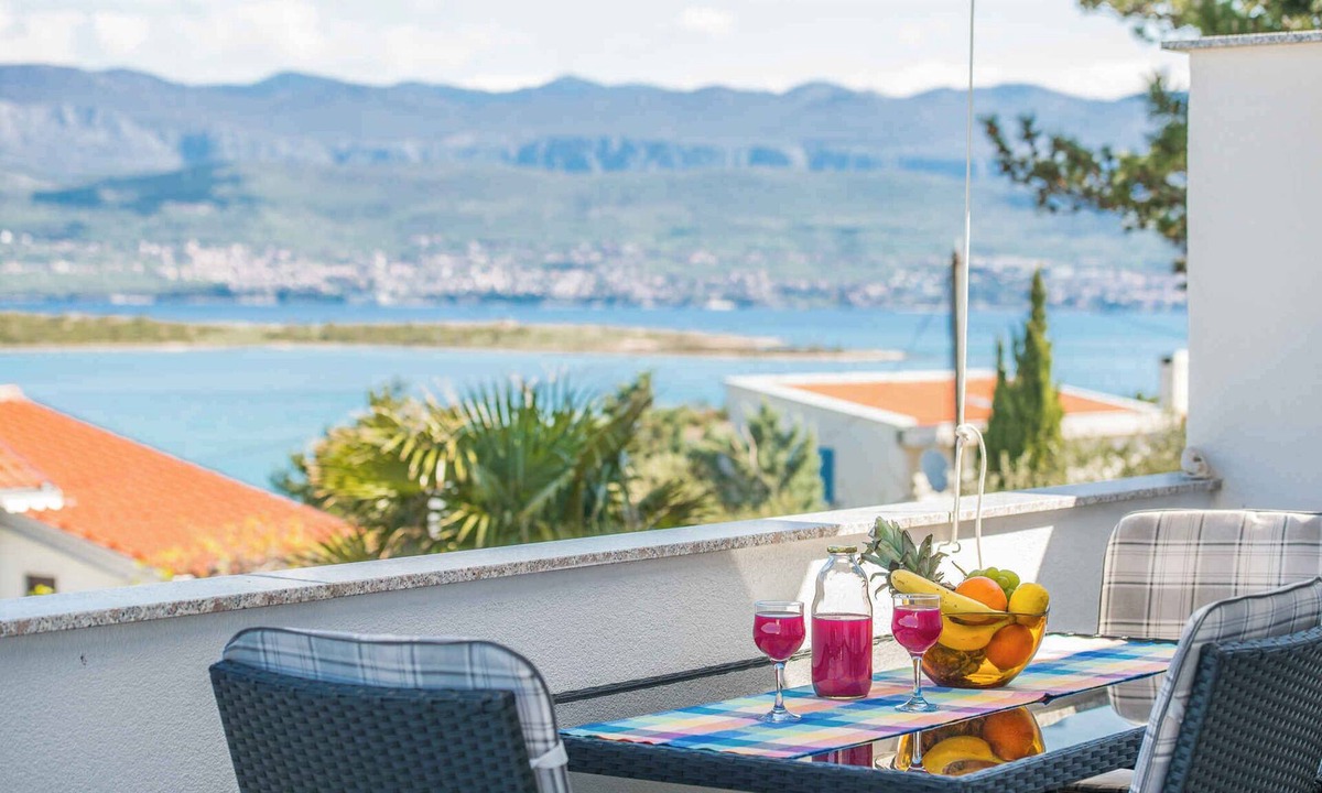 Klimno Apartment | Holiday apartment with and sea view