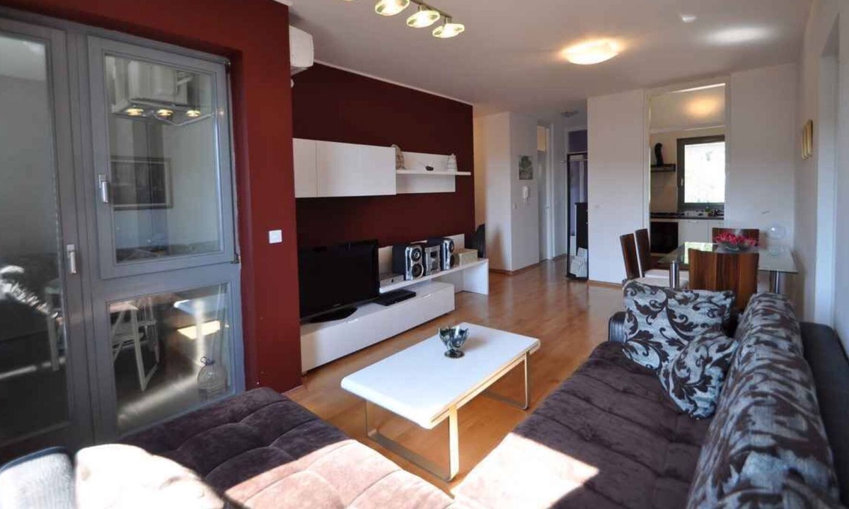 Vrbnik Apartment | Holiday apartment with air conditioning and balcony