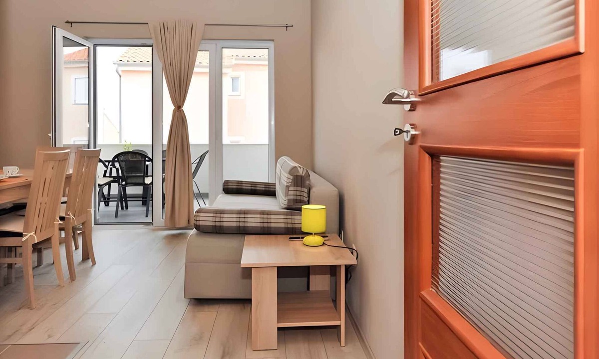 Srima Apartment | Holiday apartment with air conditioning and internet