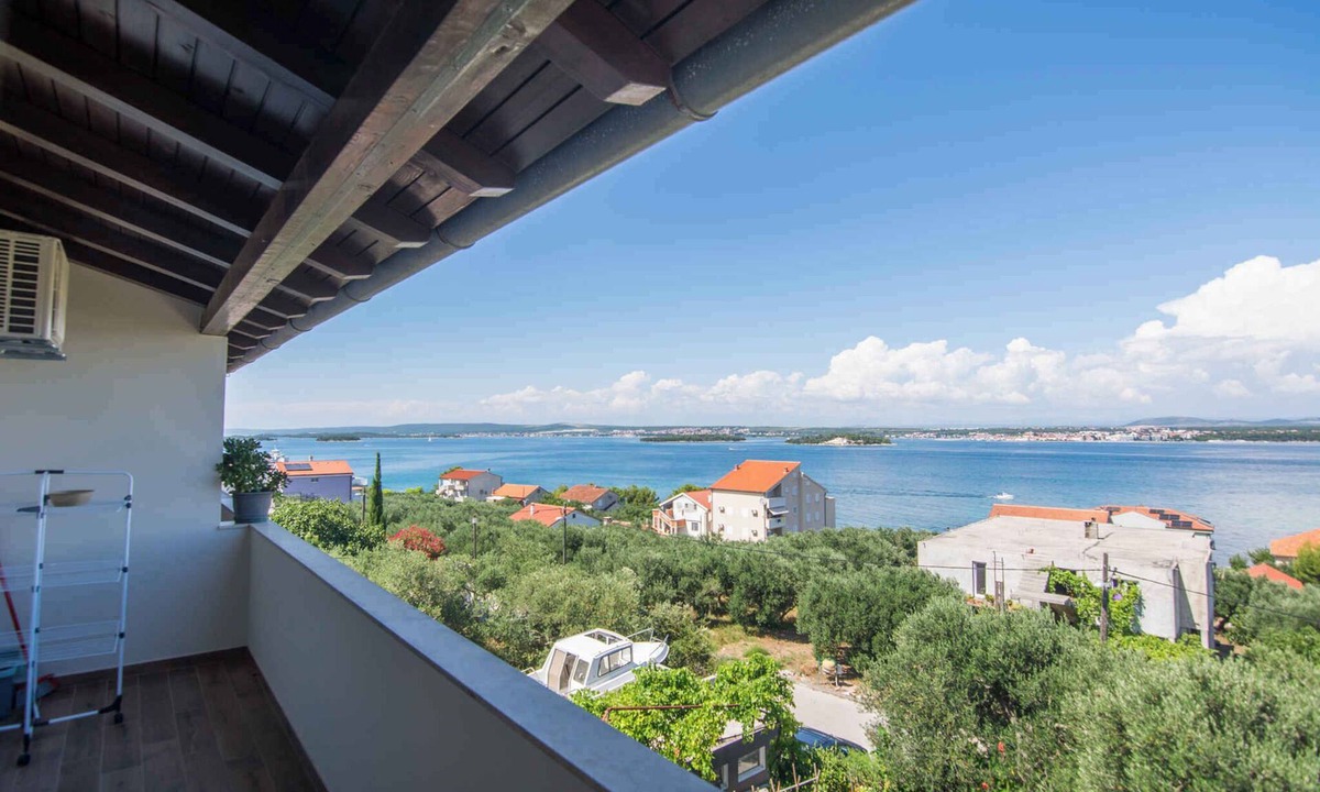 Tkon Apartment | Holiday apartment with air conditioning and sea view