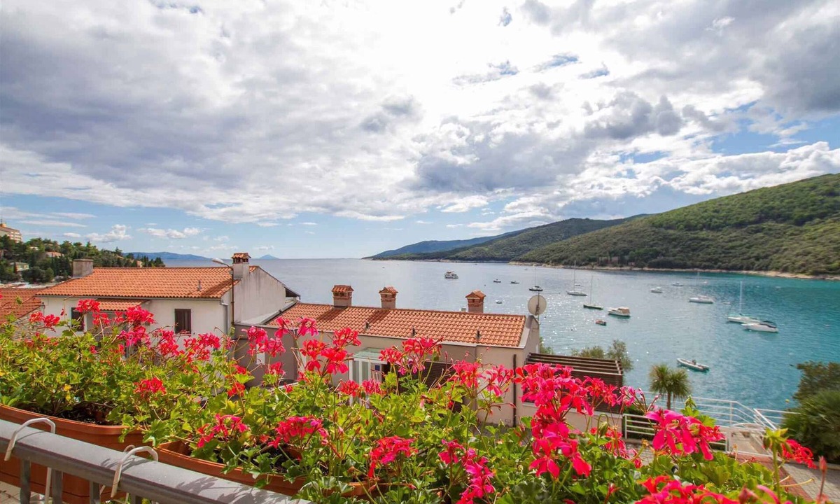 Rabac Apartment | Holiday apartment with balcony