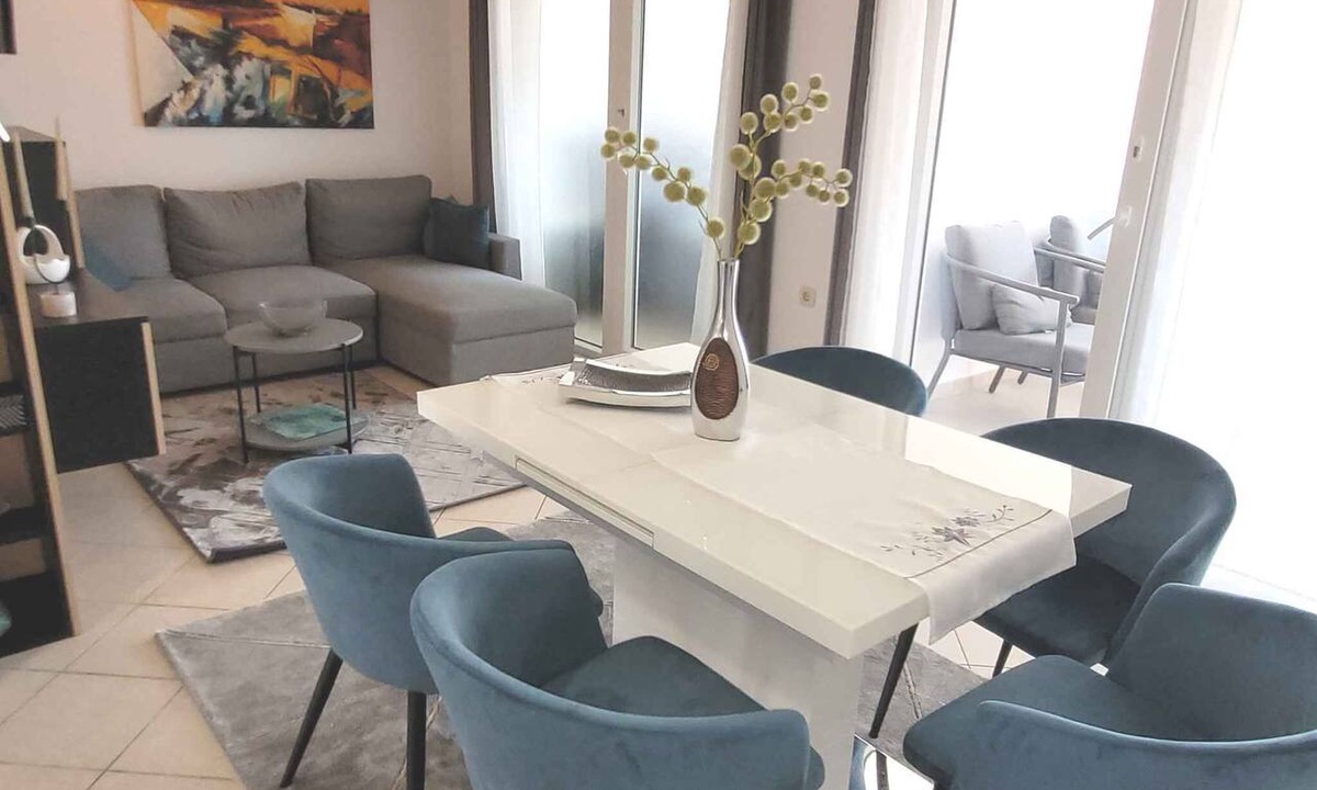 Vintijan Apartment | Holiday apartment with conservatory and sea view