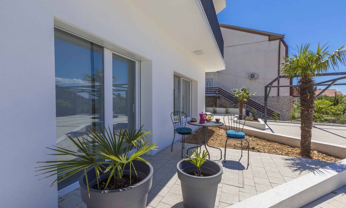 Dramalj Apartment | Holiday apartment with pool and WIFI