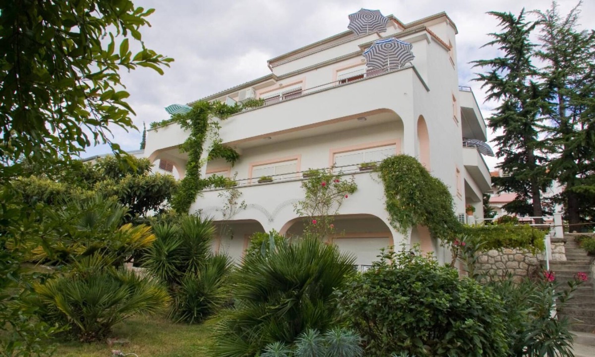 Dramalj Apartment | Holiday apartment With sea views and air conditioning