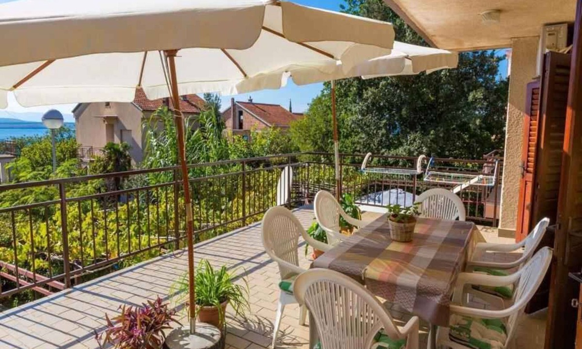 Dramalj Apartment | Holiday apartment with large balcony and air conditioning