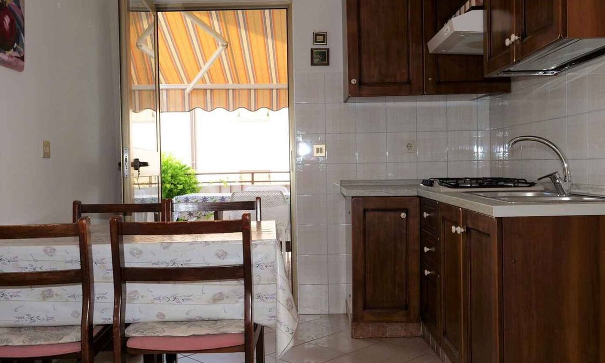 Krizine Apartment | Holiday apartment with air conditioning and sea view