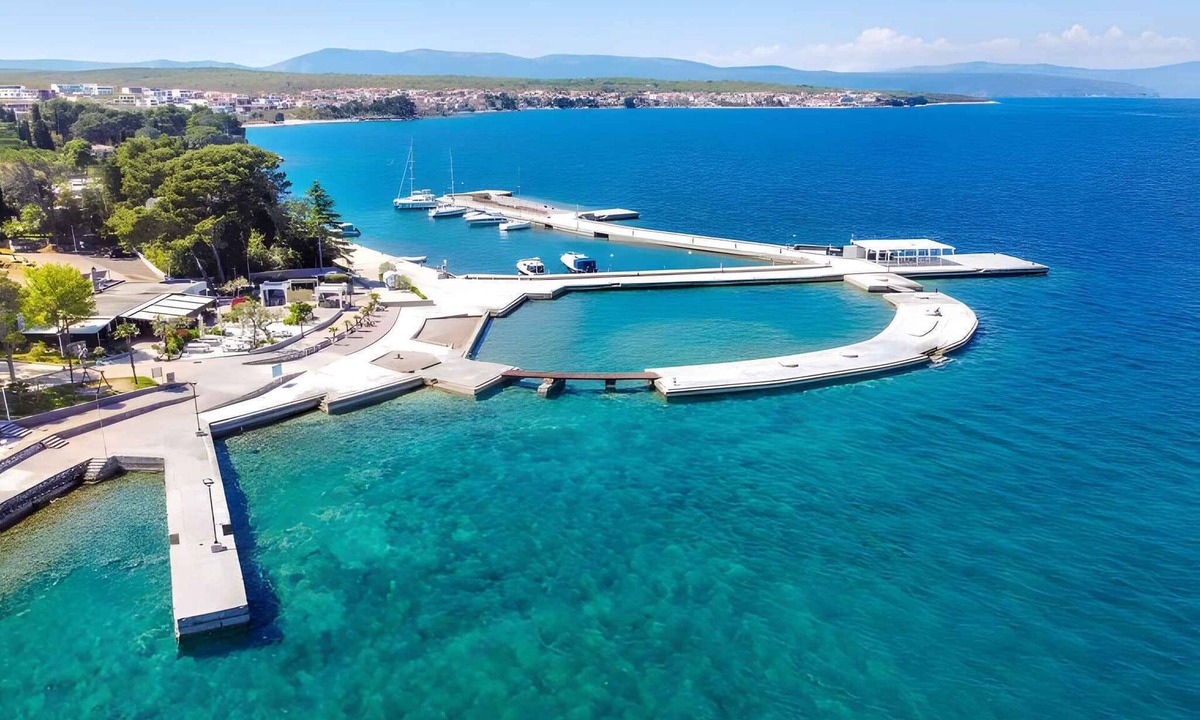 Malinska Apartment | Holiday apartment with air conditioning, satellite TV and Internet access