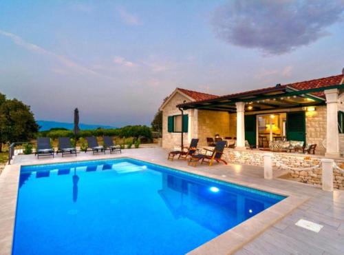 Postira House | Holiday home Blato