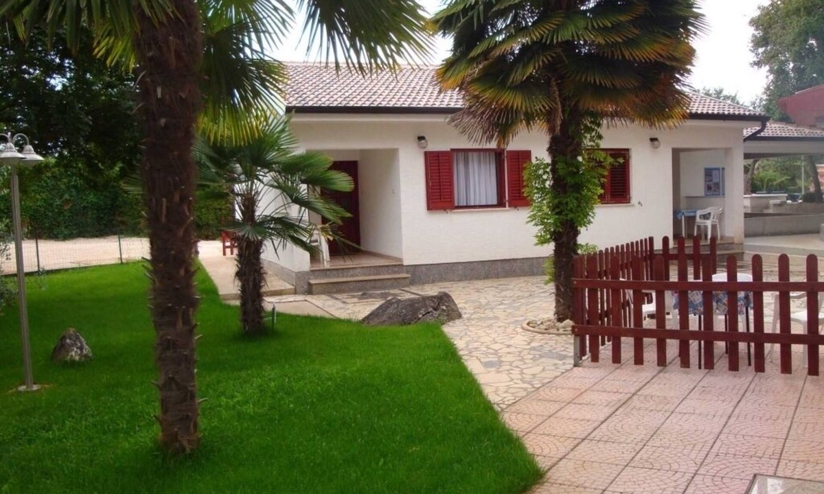 Kukci House | Holiday Home in Poreč with Balcony, Air condition, WIFI, Washing machine (4928-2)