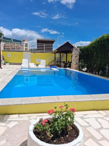 Lovrec House | Holiday Home Manda - private pool in mountain near sea