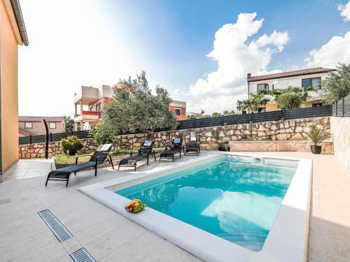 Maslenica House | Holiday Home Nekić by Interhome