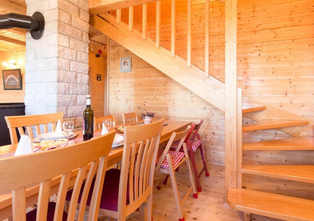 Ravna Gora House | Holiday Home Ravna Gora near Risnjak Park