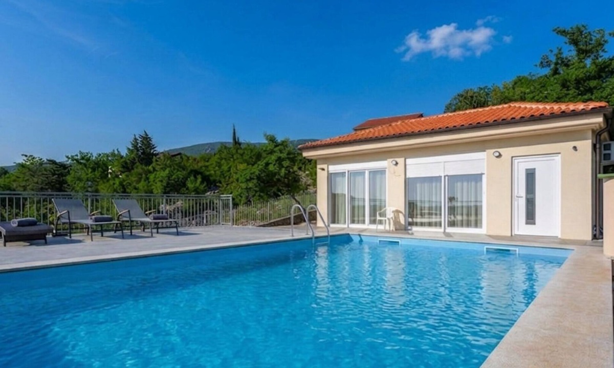 Jadranovo Villa | Holiday Home Sparks - Sea View by Villas Guide