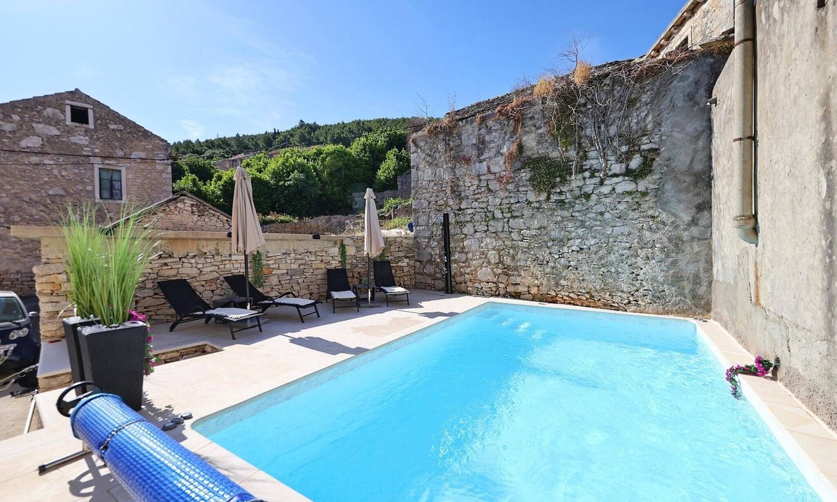 Blato House | Holiday Home Tranquilla with heated pool