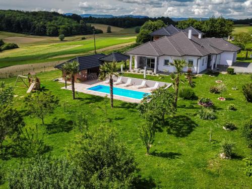 Krizevci House | Holiday Home Villa Lavanda Križevci by Interhome