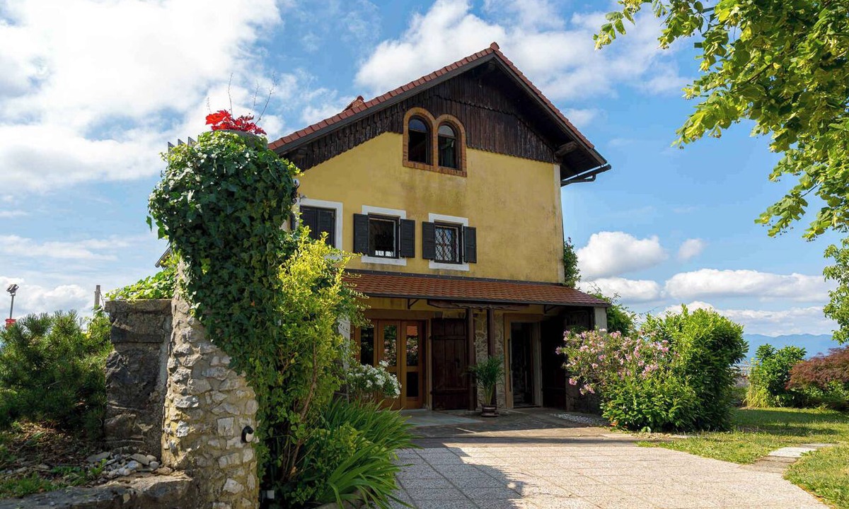 Trska Gora House | Holiday home with a nice view