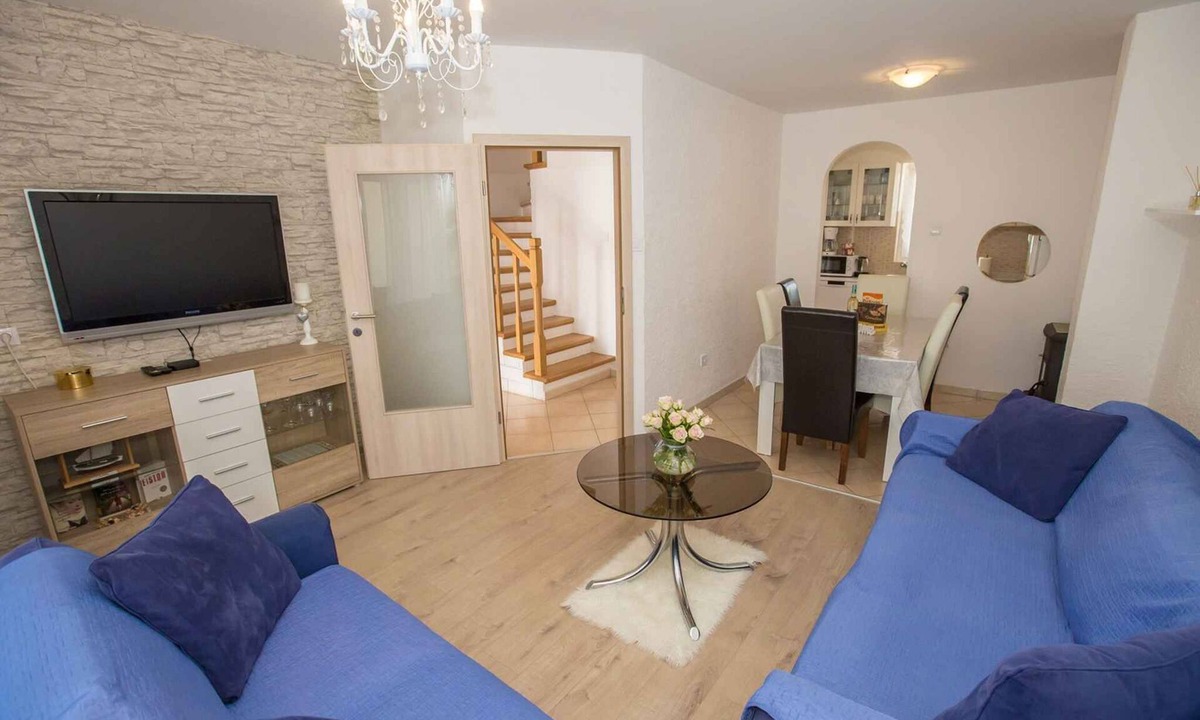Brulo House | Holiday home with air conditioning