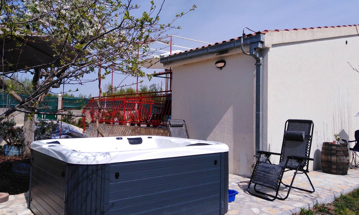 Srijane House | Holiday home with hot tub Srijane, Zagora (K-22621)