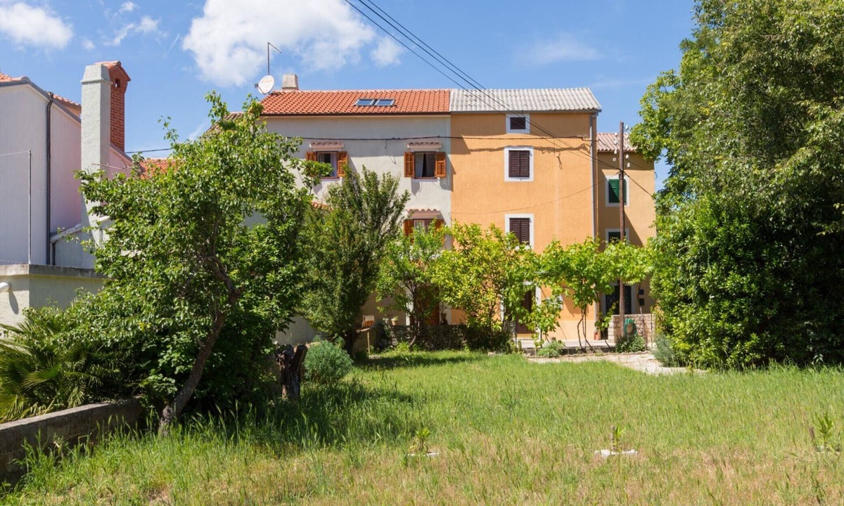 Nerezine House | Holiday Home with Sea View