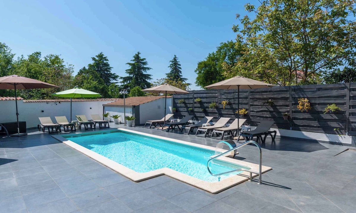 Kukci House | Holiday home with large garden and pool