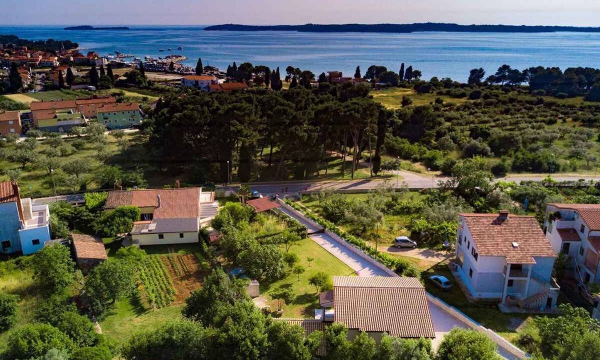 Fazana House | Holiday home with pool for 8 people
