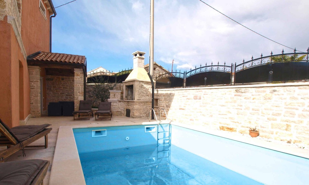 Katun Lindarski House | Holiday home with swimming pool and barbecue