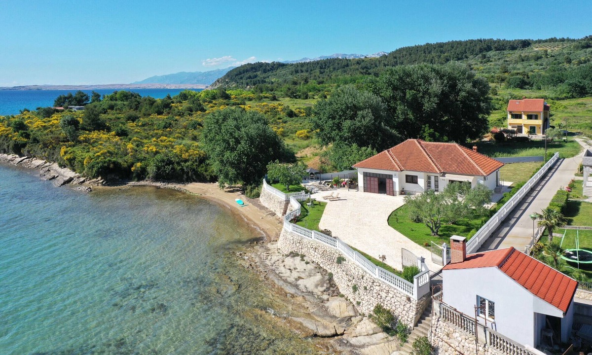 Ljubac House | Holiday House Rose directly by the sea