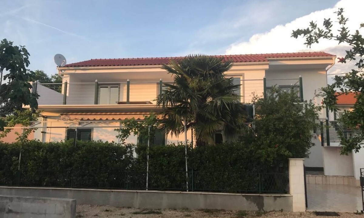 Bilice House | Holiday on the beach, family friendly and quiet location, no mass tourism
