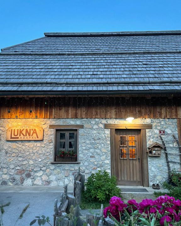 Mojstrana Hostel | Hostel Lukna