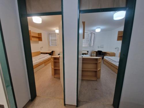 Ljubljana Hostel | Hostel Rožna dolina, Dom XIV